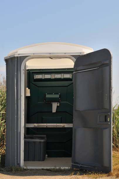 Best Portable toilet rental cost  in Benton, IL